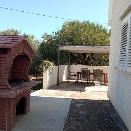 Apartman Carpe Diem Sutomiscica Bagian luar foto